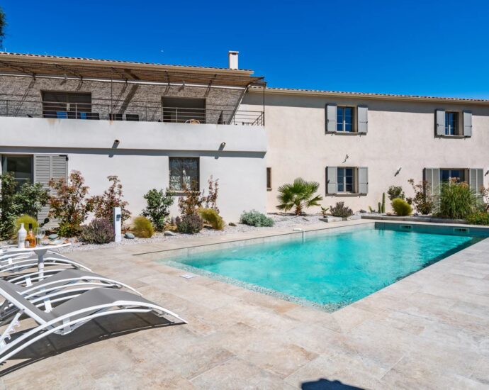 Balagne, Santa-Reparata di Balagna, Villa 9 chambres, vue lac et montagnes, Piscine, Salle de sport, Sauna, Proche l&rsquo;Île Rousse et plages