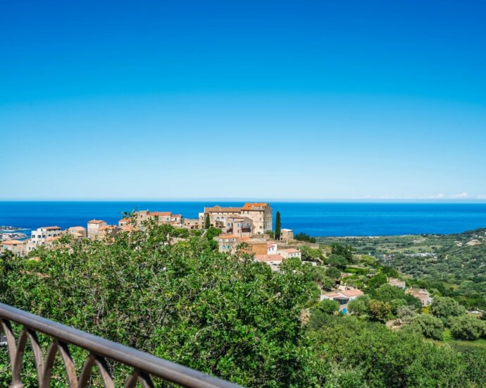 Exclusivité, Balagne, Pigna, Villa 5 chambres, vue mer panoramique, proche plage et L&rsquo;Île-Rousse