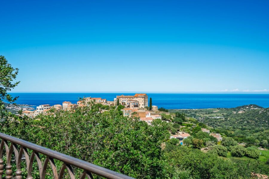 Exclusivité, Balagne, Pigna, Villa 5 chambres, vue mer panoramique, proche plage et L&rsquo;Île-Rousse