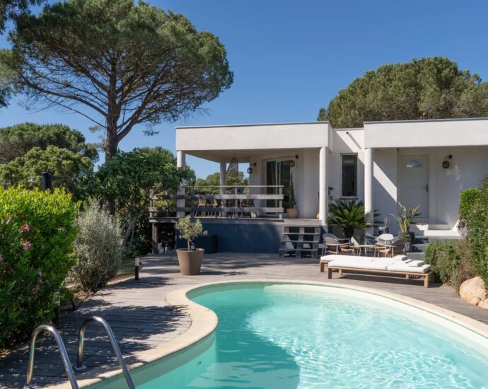 Porto-Vecchio, Villa plain-pied, 4 chambres, proche plage Palombagia, piscine