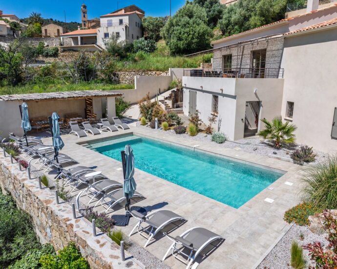 Balagne, Santa-Reparata di Balagna, Villa 9 chambres, vue lac et montagnes, Piscine, Salle de sport, Sauna, Proche l&rsquo;Île Rousse et plages