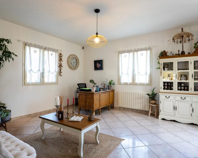 Cap Corse, Sisco, mountain-view villa, 5 bedrooms, pool, close to the beach