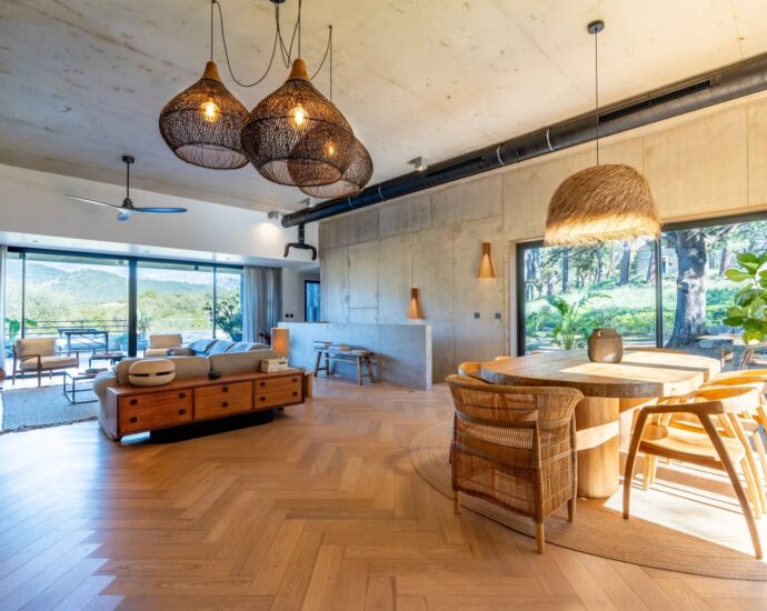 Lecci, Villa d&rsquo;architecte, 5 chambres, piscine, vue montagne, proche plage