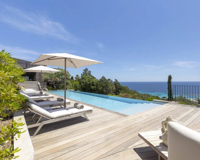 Porto-Vecchio, Palombaggia, Villa vue mer panoramique, 6 chambres, piscine chauffée, plage à pied