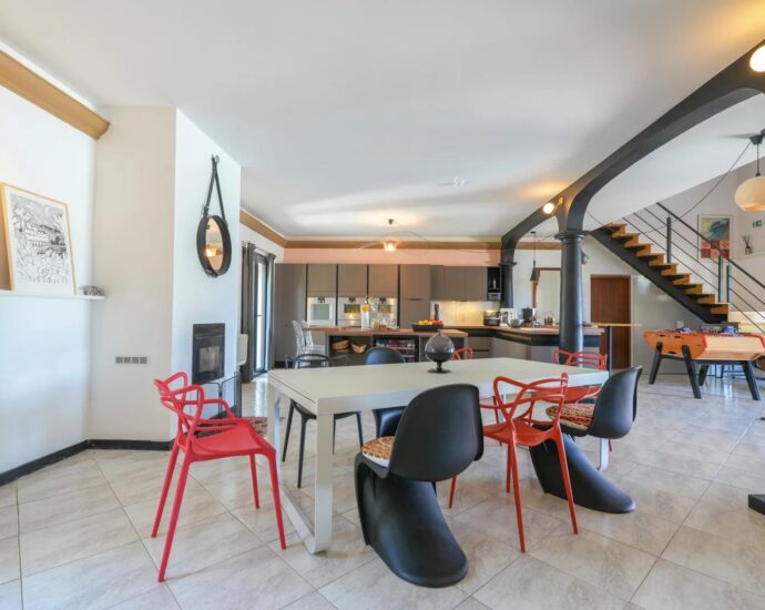 Sagone , Villa vue mer , 7 chambres, piscine, Proche plage