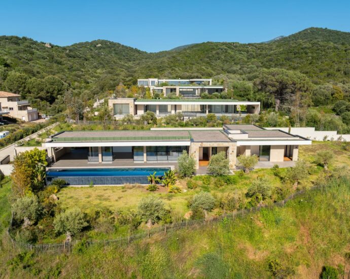 Porticcio, Villa vue mer, nouveau programme, domaine privé, 3 chambres, piscine, proche plage