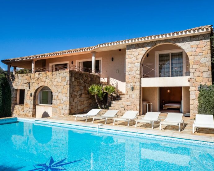 Capicciola, 5 bedroom villa, swimming pool, sea view, beach on foot