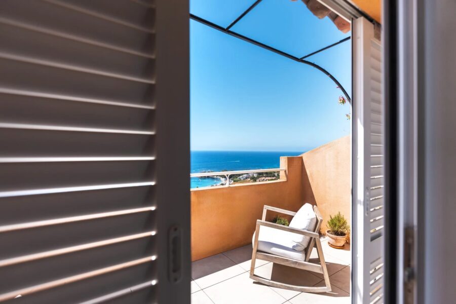 Ajaccio, Route des Sanguinaires, Duplex, 4 chambres, vue panoramique mer, plage à pied