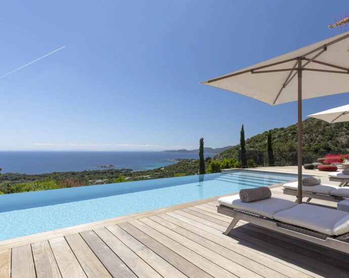 Porto-Vecchio, Palombaggia, Villa vue mer panoramique, 6 chambres, piscine chauffée, plage à pied