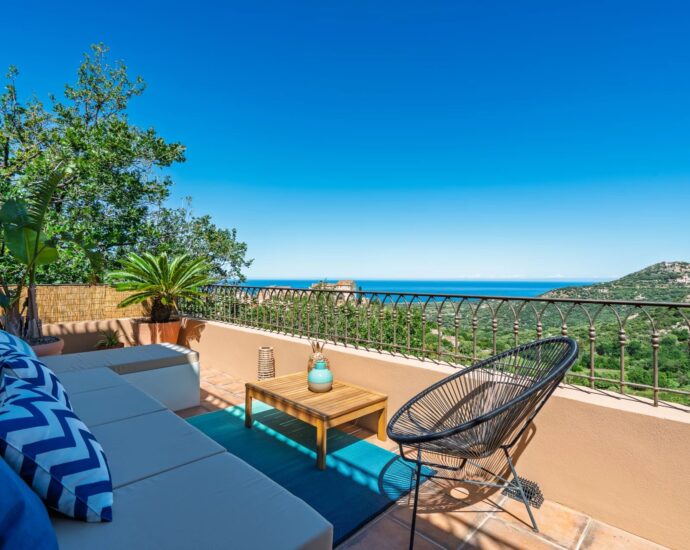 Exclusivité, Balagne, Pigna, Villa 5 chambres, vue mer panoramique, proche plage et L&rsquo;Île-Rousse