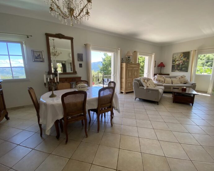 Balagne, Santa-Reparata-di-Balagna, Villa avec piscine, 4 chambres, appartement indépendant, vue montagnes, proche plage et L&rsquo;Île-Rousse