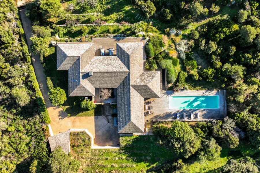 Pianottoli-Caldarello, Villa d&rsquo;architecte, 6 chambres, vue mer, piscine, plage à pied