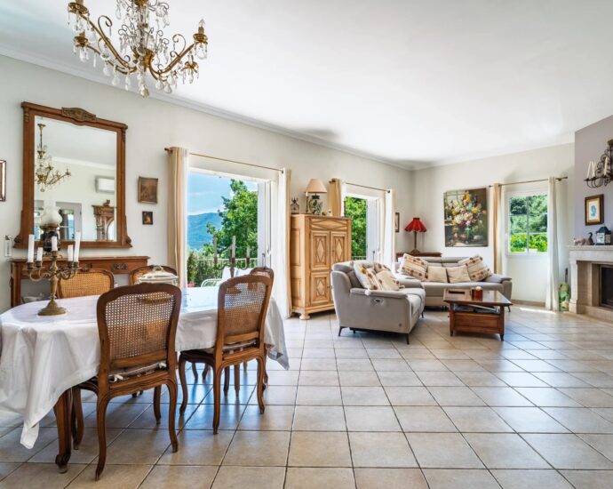 Balagne, Santa-Reparata-di-Balagna, Villa avec piscine, 4 chambres, appartement indépendant, vue montagnes, proche plage et L&rsquo;Île-Rousse