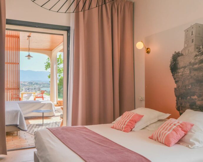 Sagone , Villa vue mer , 7 chambres, piscine, Proche plage