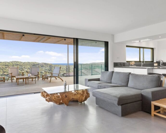 Exclusive – Pianottoli Caldarello – Property with Sea and Mountain view