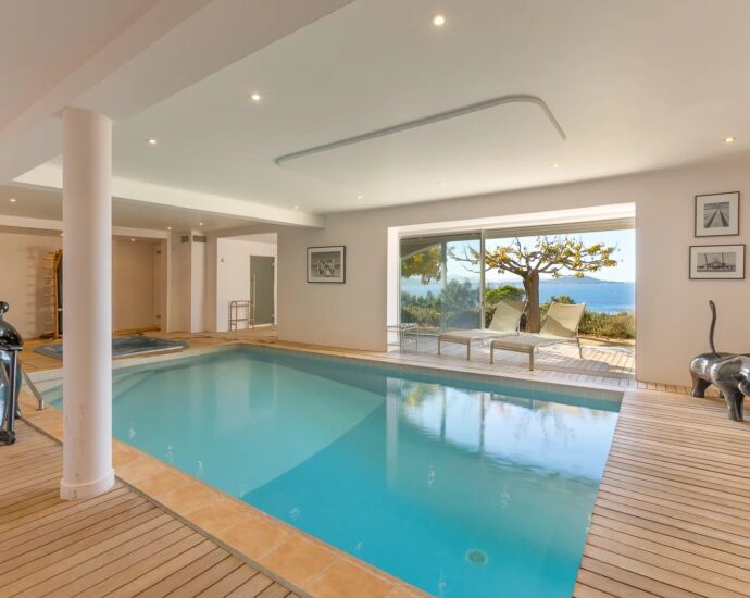 Porticcio rive sud Ajaccio, , Villa, 5 chambres, piscine, bord de mer plage à pied