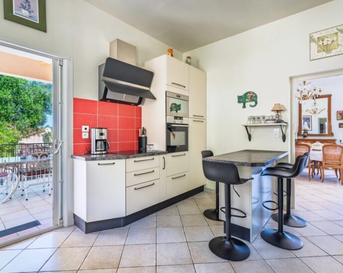 Balagne, Santa-Reparata-di-Balagna, Villa avec piscine, 4 chambres, appartement indépendant, vue montagnes, proche plage et L&rsquo;Île-Rousse