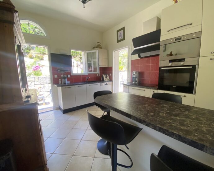 Balagne, Santa-Reparata-di-Balagna, Villa avec piscine, 4 chambres, appartement indépendant, vue montagnes, proche plage et L&rsquo;Île-Rousse