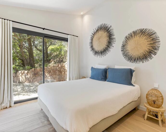 Porto-Vecchio, Palombaggia, Villa vue mer panoramique, 6 chambres, piscine chauffée, plage à pied