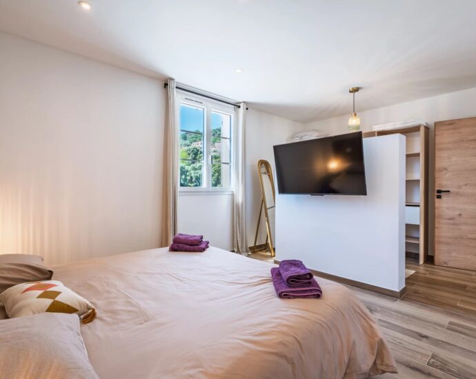 Balagne, Santa-Reparata di Balagna, Villa 9 chambres, vue lac et montagnes, Piscine, Salle de sport, Sauna, Proche l&rsquo;Île Rousse et plages