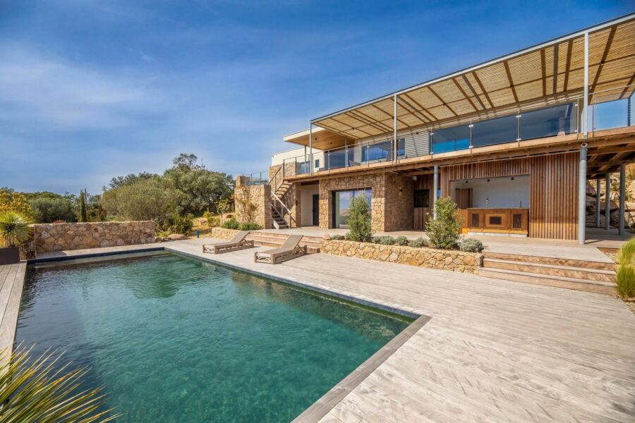 Exclusive – Pianottoli Caldarello – Property with Sea and Mountain view