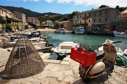 Cap Corse, Centuri, terrain constructible, proche port, plage à pied, emplacement rare, environnement préservé
