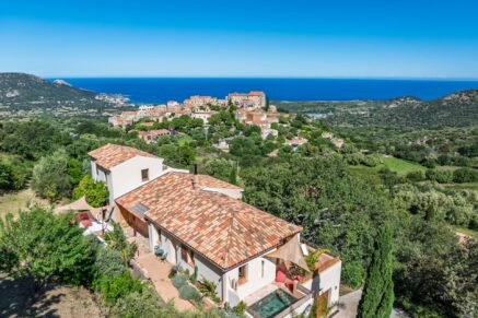 Exclusive, Balagne, Pigna, 5-bedroom villa, panoramic sea view, close to the coastline and L’Île-Rousse