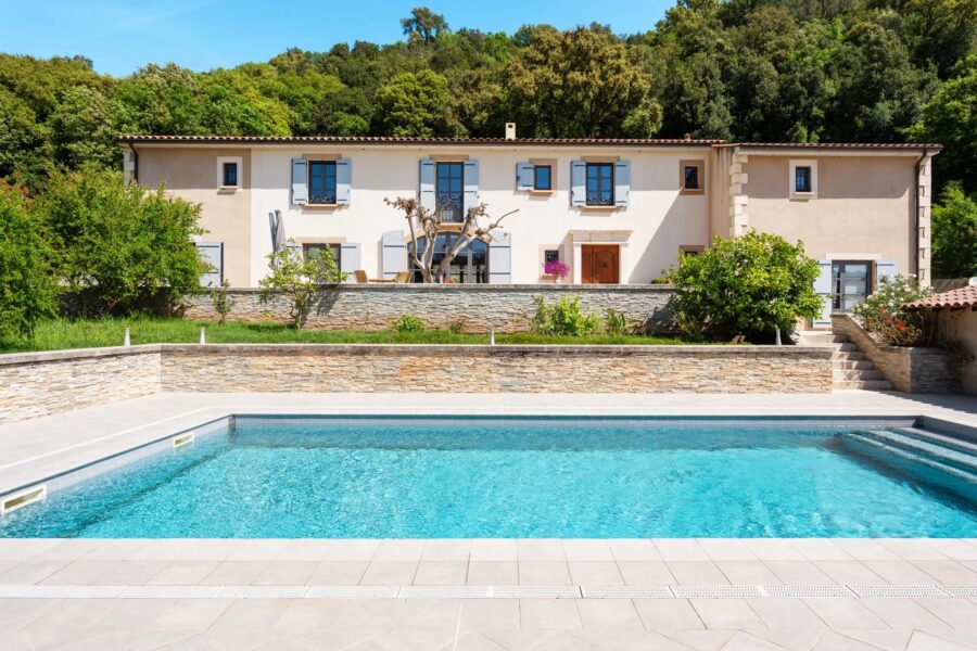 Côte Oriental, Penta-di-Casinca, Villa vue montagnes, 2 appartements, 6 chambres, piscine, proche plages et Bastia