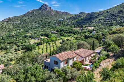 Exclusive, Balagne, Pigna, 5-bedroom villa, panoramic sea view, close to the coastline and L’Île-Rousse