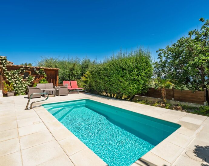 Balagne, Santa-Reparata-di-Balagna, Villa avec piscine, 4 chambres, appartement indépendant, vue montagnes, proche plage et L&rsquo;Île-Rousse