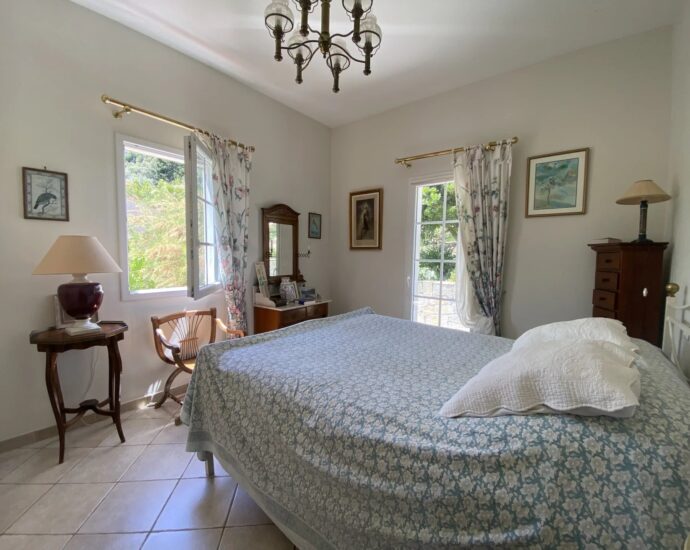 Balagne, Santa-Reparata-di-Balagna, Villa avec piscine, 4 chambres, appartement indépendant, vue montagnes, proche plage et L&rsquo;Île-Rousse