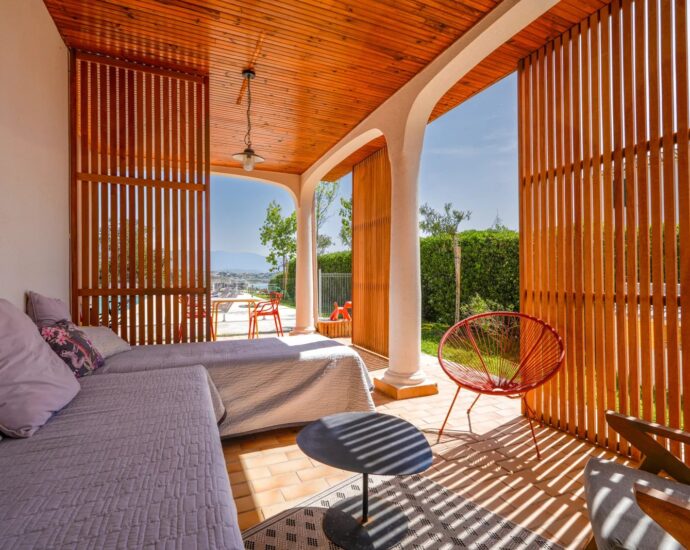 Sagone , Villa vue mer , 7 chambres, piscine, Proche plage