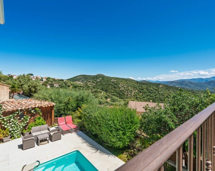 Balagne, Santa-Reparata-di-Balagna, Villa avec piscine, 4 chambres, appartement indépendant, vue montagnes, proche plage et L&rsquo;Île-Rousse