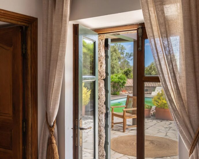 Porto-Vecchio, Fossi, Maison en pierre, 4 chambres, piscine, proche plage