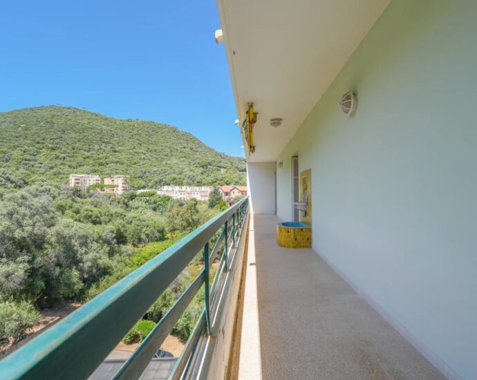 Exclusivité, Ajaccio, Quartier du Trottel, Appartement vue mer, 3 chambres, terrasses, plage à pied