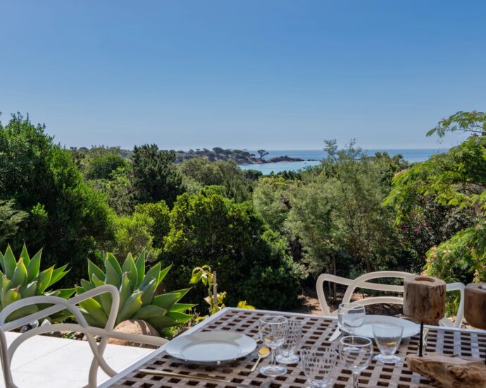 Porto-Vecchio, Palombaggia, villa vue mer, 3 chambres, piscine, plage à pied