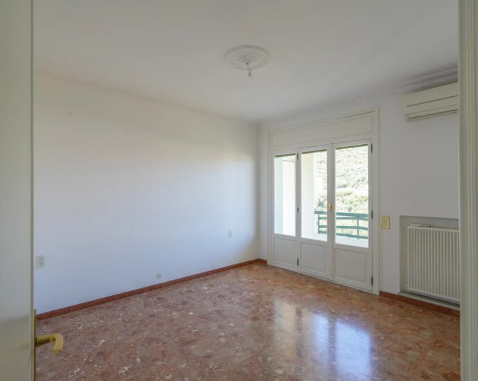 Exclusivité, Ajaccio, Quartier du Trottel, Appartement vue mer, 3 chambres, terrasses, plage à pied