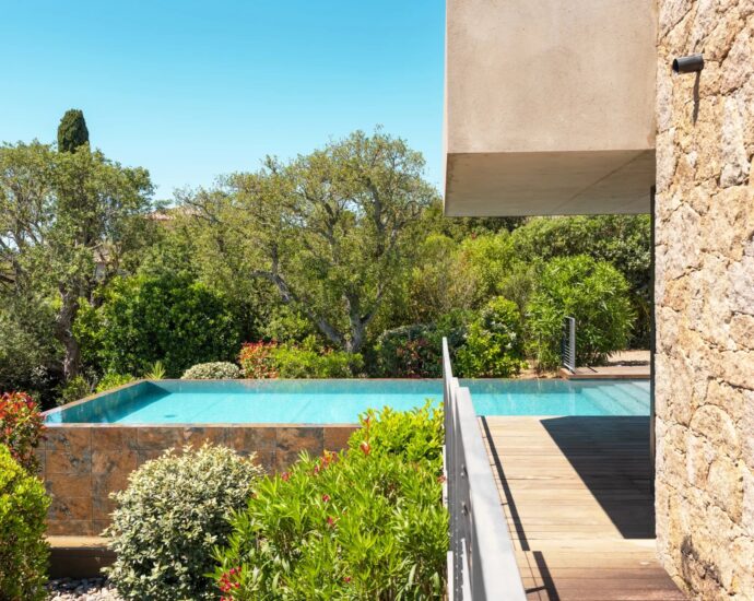 Porto-Vecchio, Domaine de Cala Rossa, villa 4 bedrooms, swimming pool and beach at walking distance,