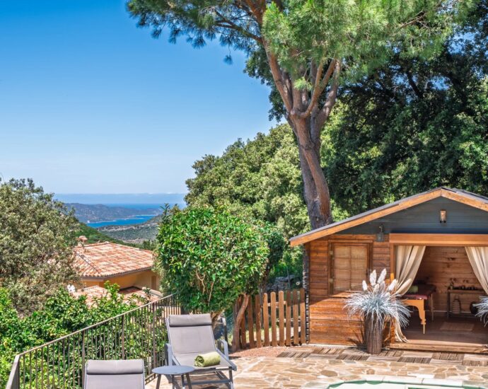 Exclusive listing, Saint-Florent area, Poggio d’Oletta 4-bedroom villa, swimming pool, jacuzzi, open views over the sea and mountains, close to the beach