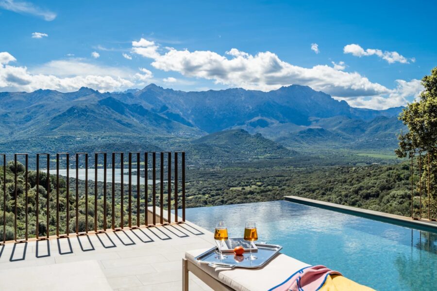 Santa-Reparata Di Balagna, 4 rooms, swimming pool, panoramic view of lake and mountains