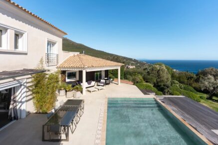 Cap Corse, Erbalunga, Villa vue mer panoramique, 10 pièces, 4 chambres, piscine chauffée, proche plage