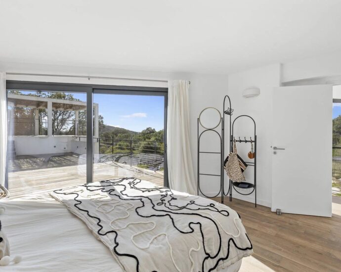 Arasu, Villa contemporaine, 5 chambres, piscine, vue mer, plage à pied