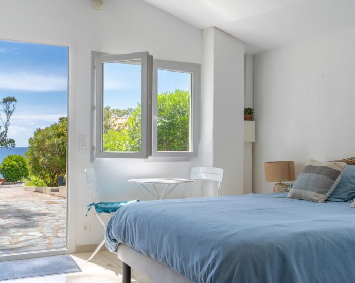 Sagone, Panoramic Sea View Villa, 3 Bedrooms, Independent Studio and Chalet, Pool, Walking Distance to Beach, Near Ajaccio