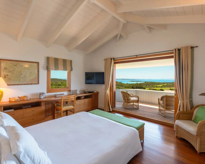 Bonifacio, Domaine privé Sperone ,Villa vue mer panoramique, 6 chambres, piscine, plage à pied