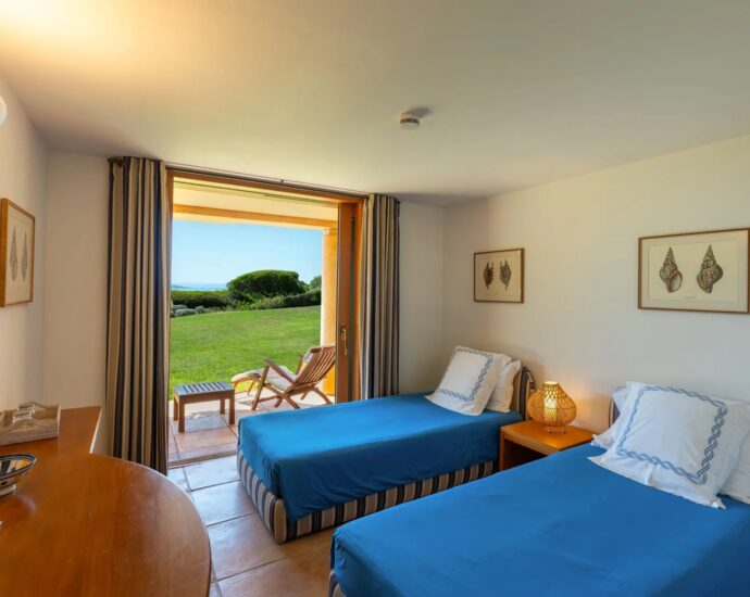 Bonifacio, Domaine privé Sperone ,Villa vue mer panoramique, 6 chambres, piscine, plage à pied