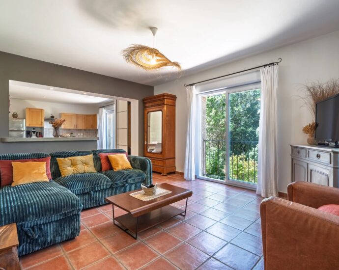 Exclusivité, Pietralba, Propriété, 4 Appartements, Vue panoramique, Piscine, Proche plage