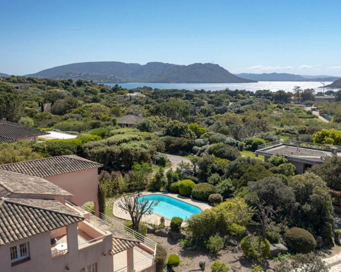 Porto-Vecchio, Domaine de Cala Rossa, villa 5 chambres, piscine, plage à pied