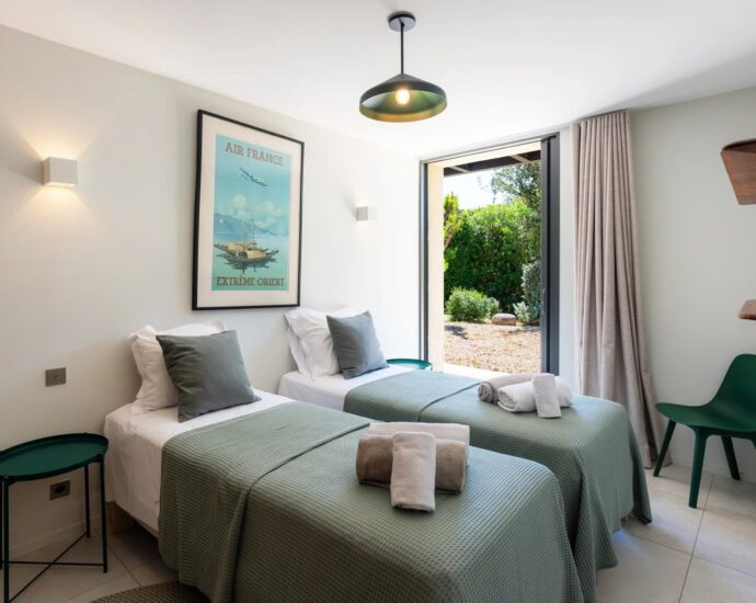 Porto-Vecchio, Domaine de Cala Rossa, Villa vue mer, 4 chambres, piscine, plage à pied