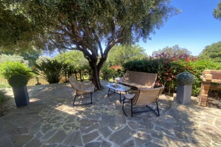 Exlusivité, Région de Saint-Florent, Poggio d’Oletta, villa 4 chambres, piscine, jacuzzi, vue dégagée mer et montagnes, proche plage