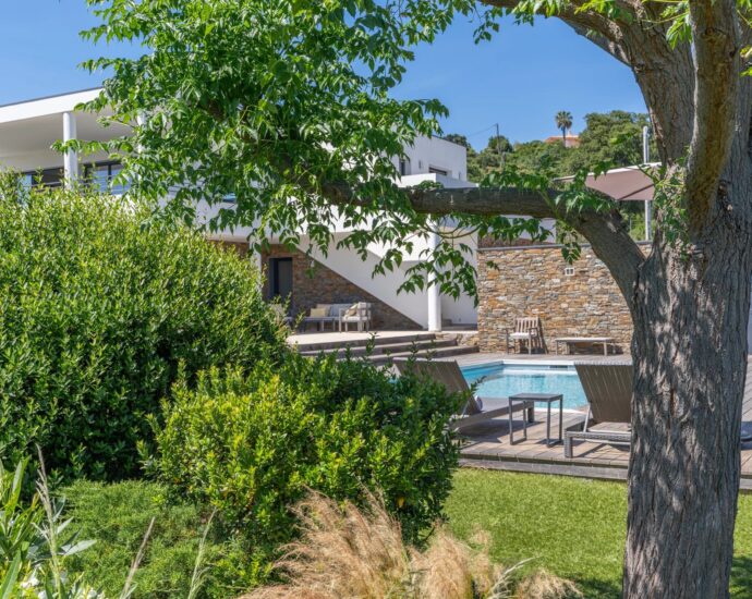Sainte-Lucie-de-Porto-Vecchio, Villa vue mer,  plage à 400 mètres, 6 chambres, piscine